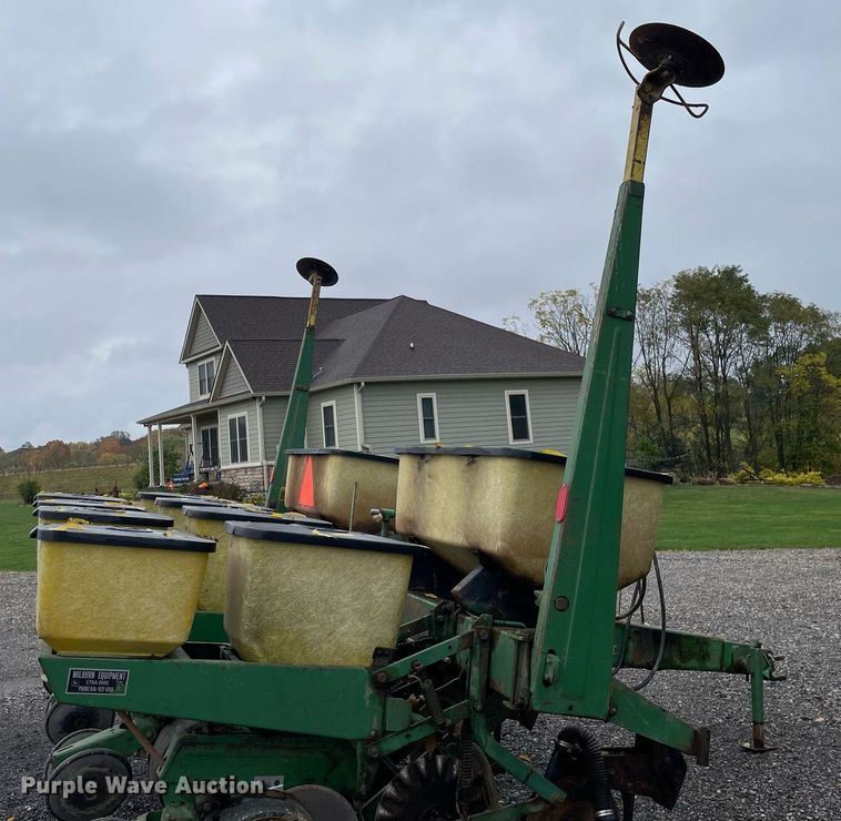 image for item DP0102 John Deere 7000  no-till planter