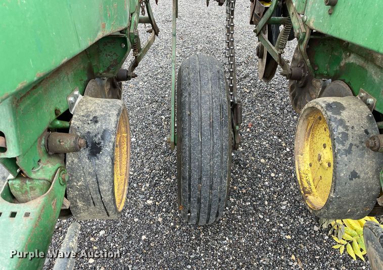 image for item DP0102 John Deere 7000  no-till planter