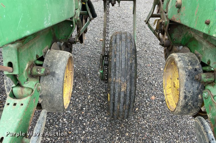 image for item DP0102 John Deere 7000  no-till planter