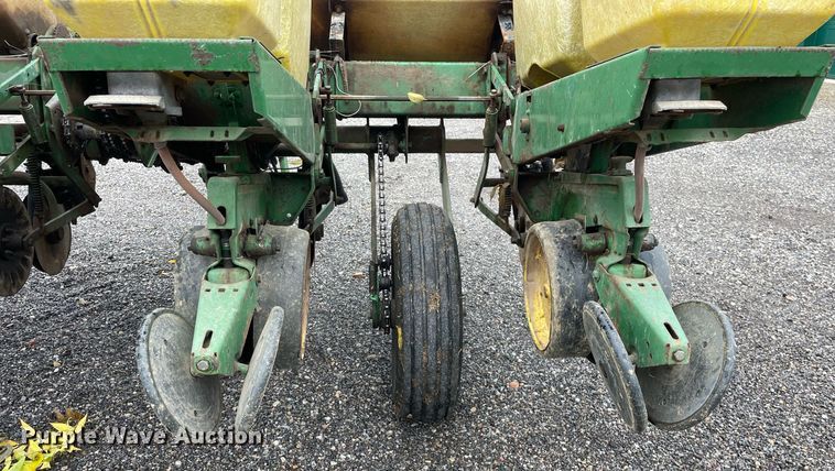 image for item DP0102 John Deere 7000  no-till planter