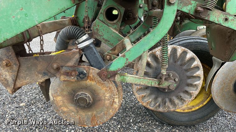 image for item DP0102 John Deere 7000  no-till planter