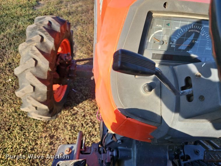 image for item DP2473 1993 Kubota L4350  MFWD tractor