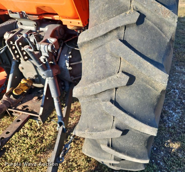 image for item DP2473 1993 Kubota L4350  MFWD tractor