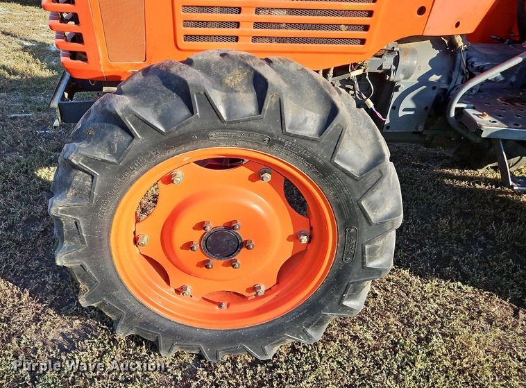 image for item DP2473 1993 Kubota L4350  MFWD tractor