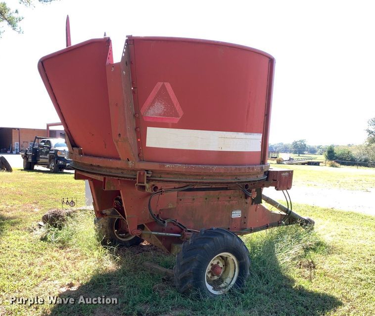 image for item DP8687 Hesston BP25  bale processor