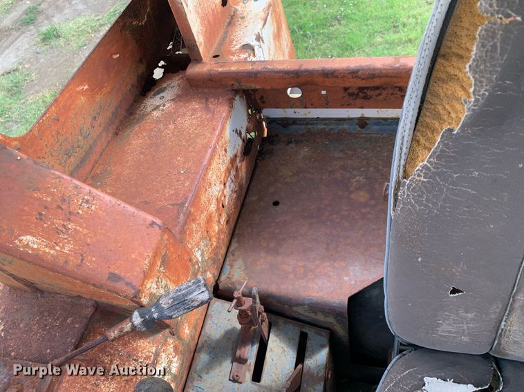 image for item DP8730 Case 1175 Agri King  tractor