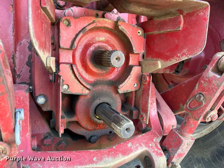 image for item DQ0961 1979 International 1486  tractor