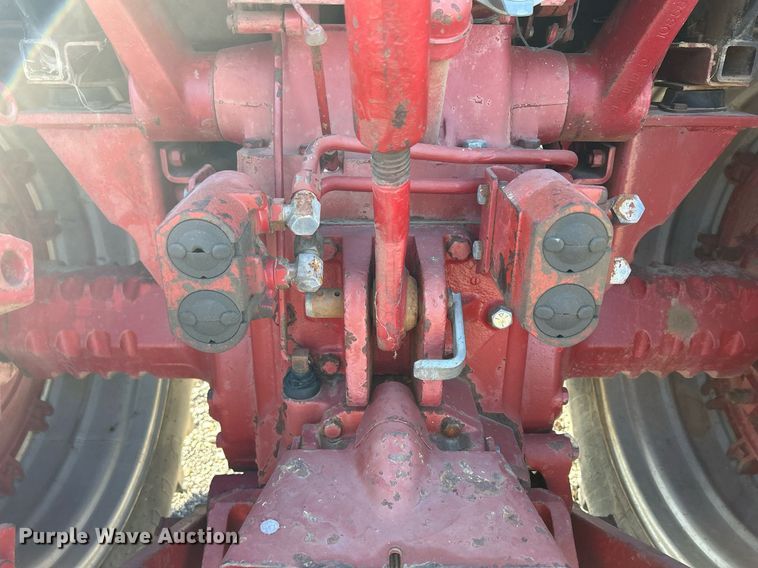 image for item DQ0961 1979 International 1486  tractor