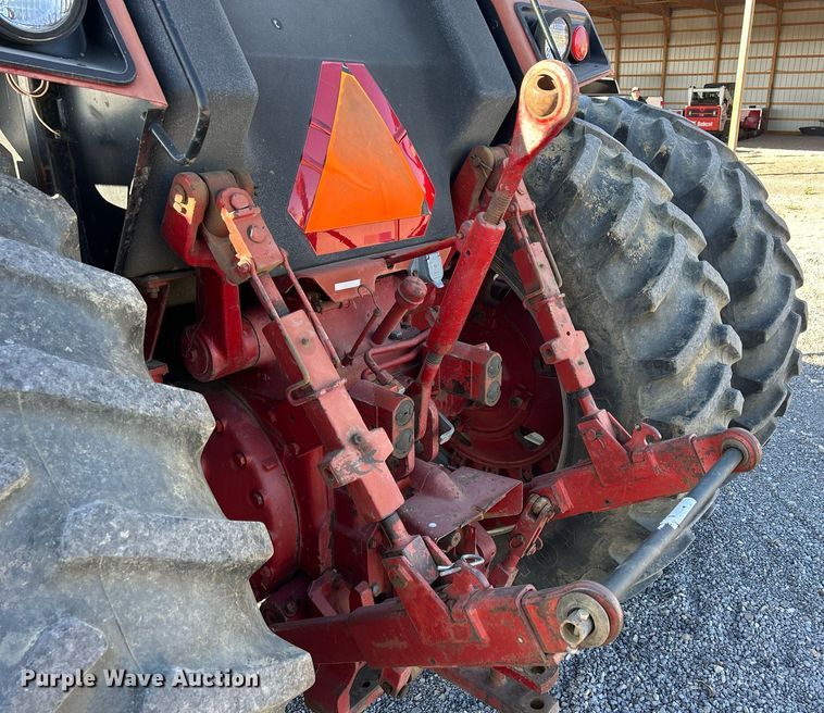 image for item DQ0961 1979 International 1486  tractor