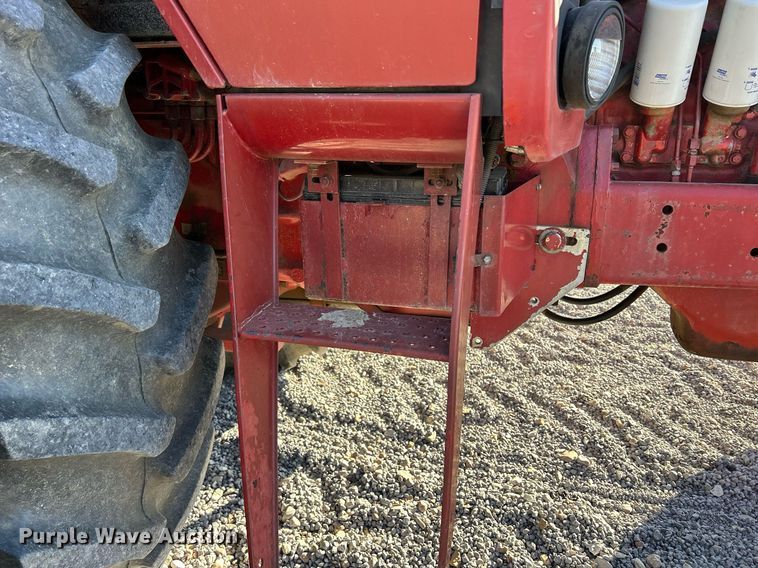 image for item DQ0961 1979 International 1486  tractor