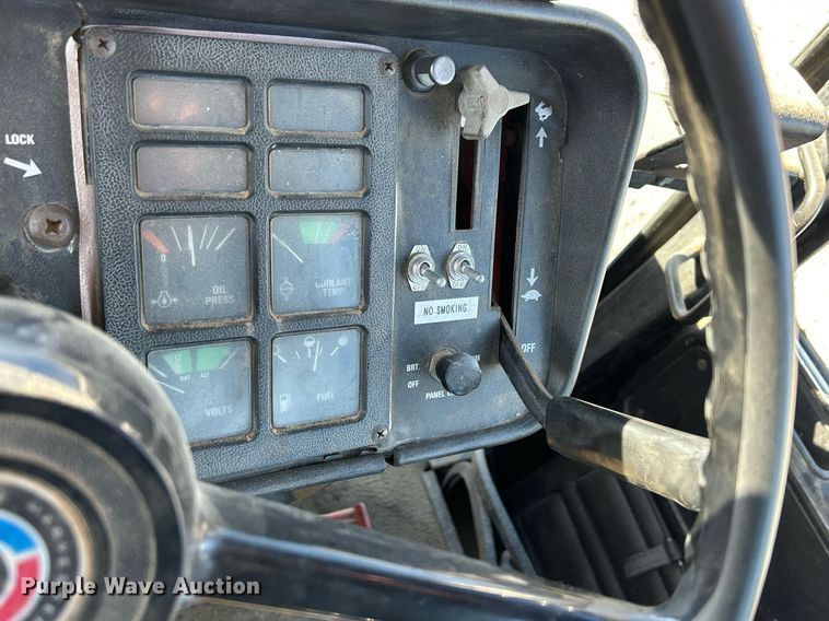 image for item DQ0961 1979 International 1486  tractor