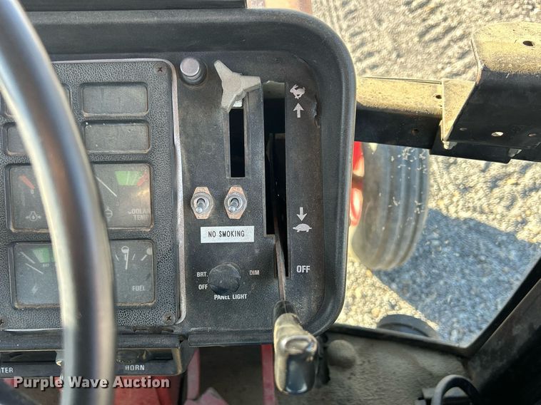 image for item DQ0961 1979 International 1486  tractor