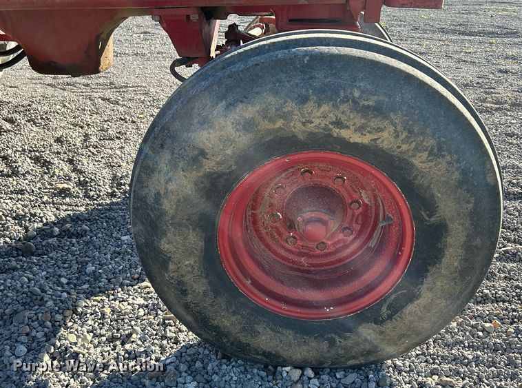 image for item DQ0961 1979 International 1486  tractor