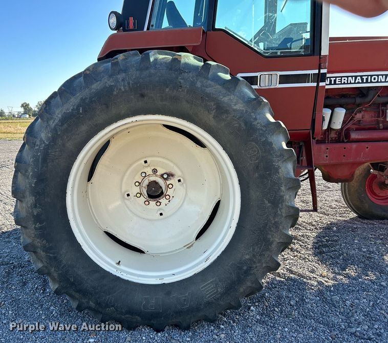 image for item DQ0961 1979 International 1486  tractor