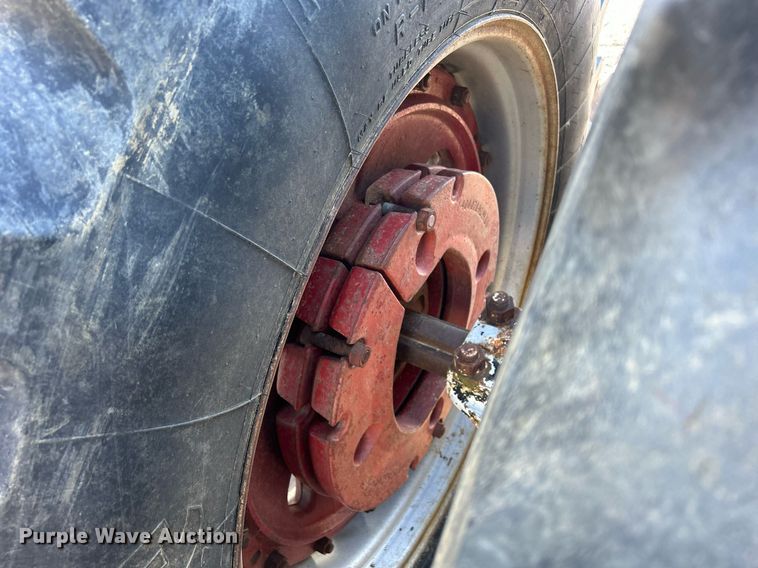 image for item DQ0961 1979 International 1486  tractor