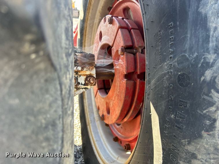 image for item DQ0961 1979 International 1486  tractor