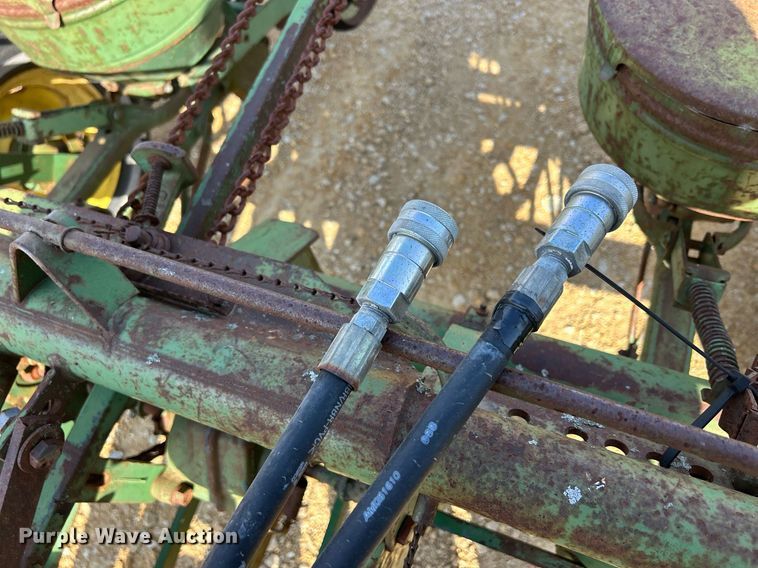 image for item DQ1007 John Deere 495A  planter