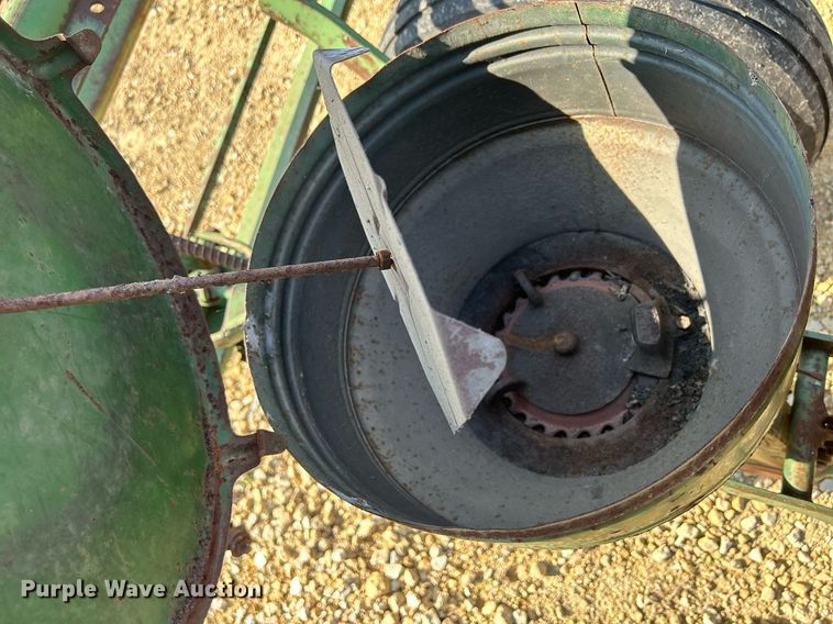 image for item DQ1007 John Deere 495A  planter