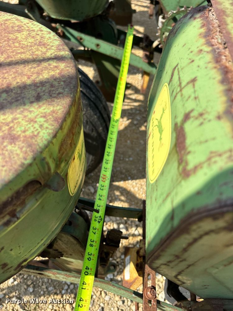 image for item DQ1007 John Deere 495A  planter