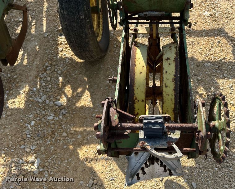 image for item DQ1007 John Deere 495A  planter