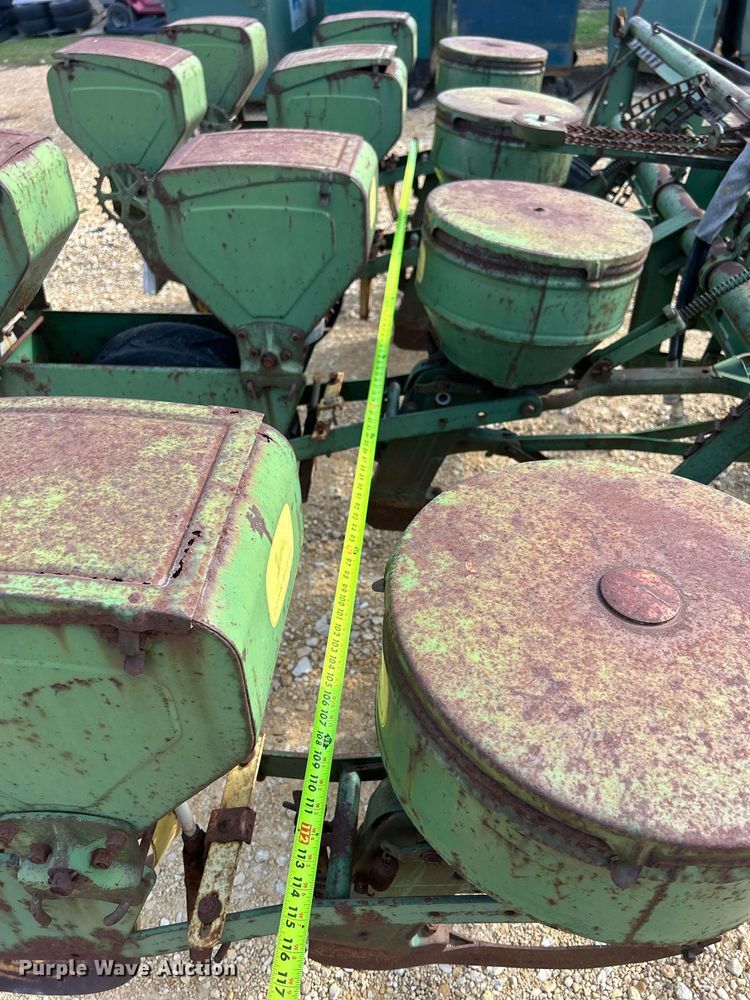 image for item DQ1007 John Deere 495A  planter