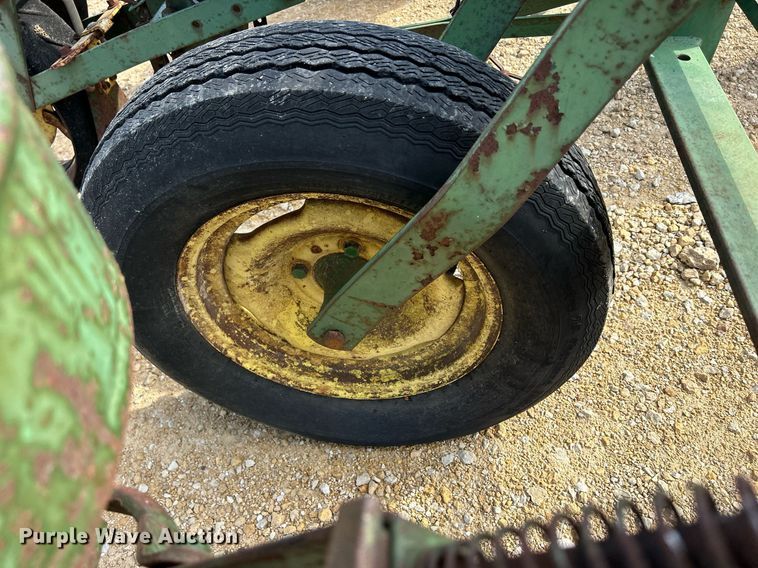 image for item DQ1007 John Deere 495A  planter