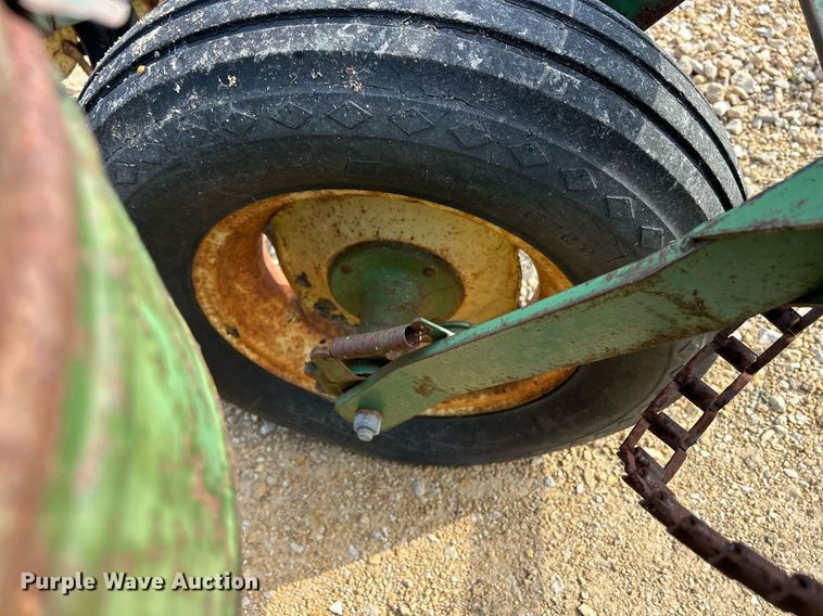 image for item DQ1007 John Deere 495A  planter