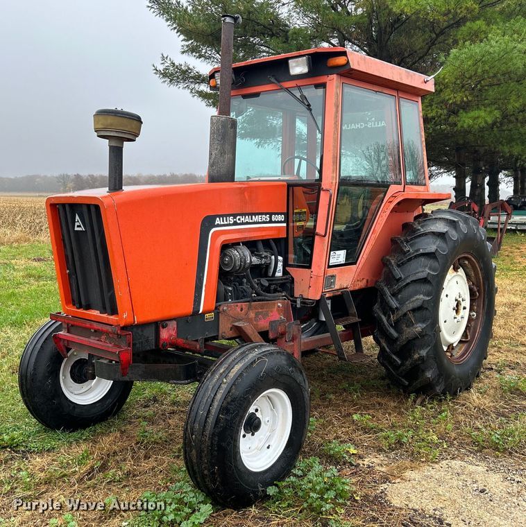 image for item DQ1016 1982 Allis-Chalmers 6080  tractor