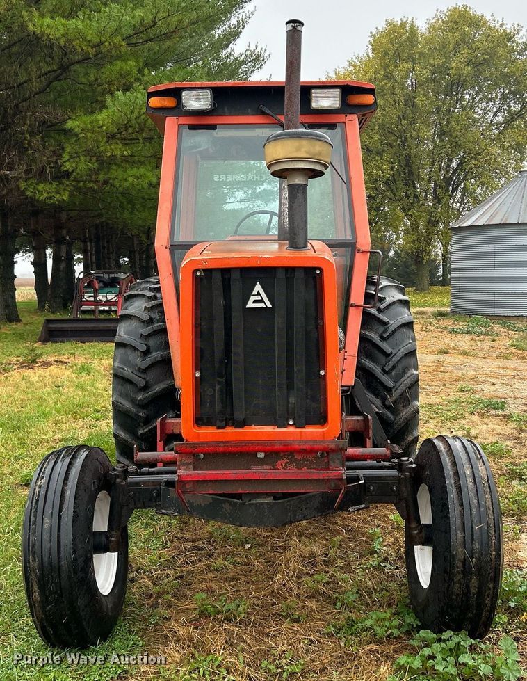 image for item DQ1016 1982 Allis-Chalmers 6080  tractor