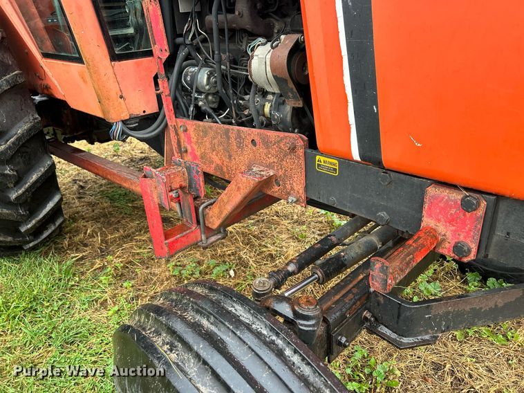 image for item DQ1016 1982 Allis-Chalmers 6080  tractor