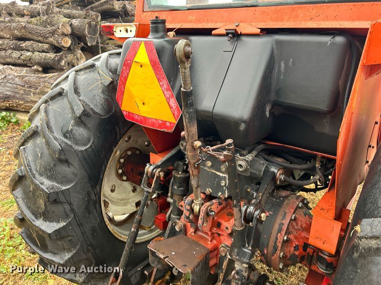 image for item DQ1016 1982 Allis-Chalmers 6080  tractor