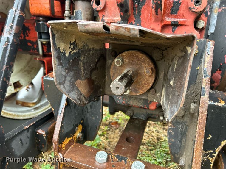 image for item DQ1016 1982 Allis-Chalmers 6080  tractor