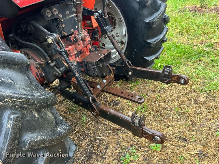 image for item DQ1016 1982 Allis-Chalmers 6080  tractor