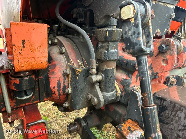 image for item DQ1016 1982 Allis-Chalmers 6080  tractor