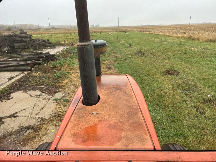 image for item DQ1016 1982 Allis-Chalmers 6080  tractor