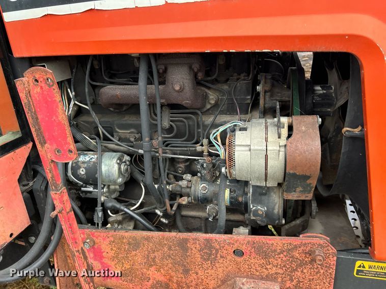 image for item DQ1016 1982 Allis-Chalmers 6080  tractor