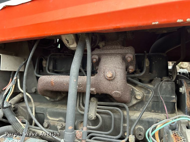 image for item DQ1016 1982 Allis-Chalmers 6080  tractor