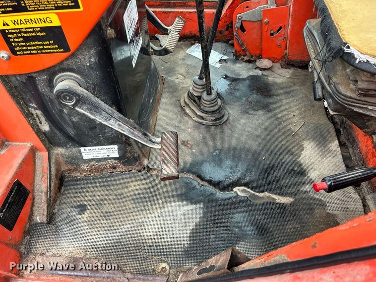 image for item DQ1016 1982 Allis-Chalmers 6080  tractor