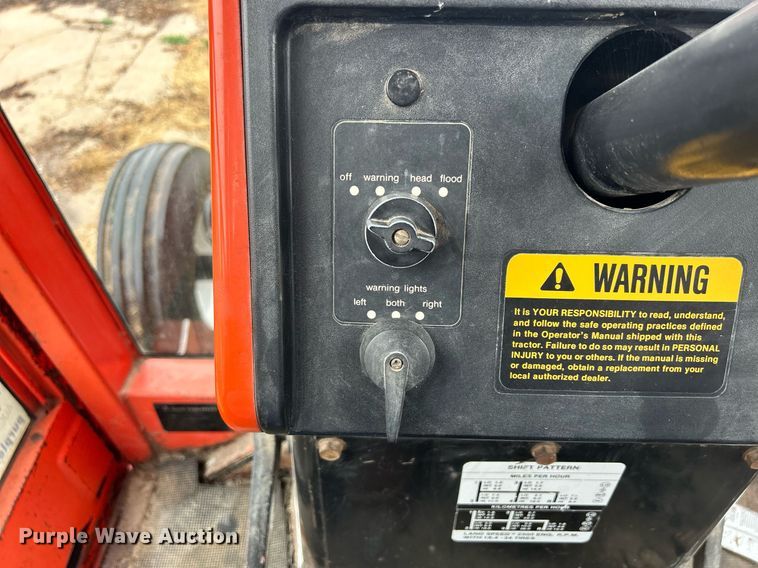 image for item DQ1016 1982 Allis-Chalmers 6080  tractor