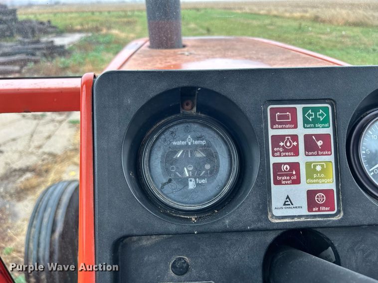 image for item DQ1016 1982 Allis-Chalmers 6080  tractor
