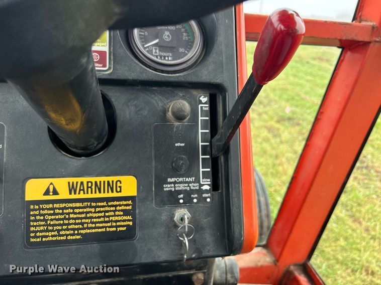 image for item DQ1016 1982 Allis-Chalmers 6080  tractor