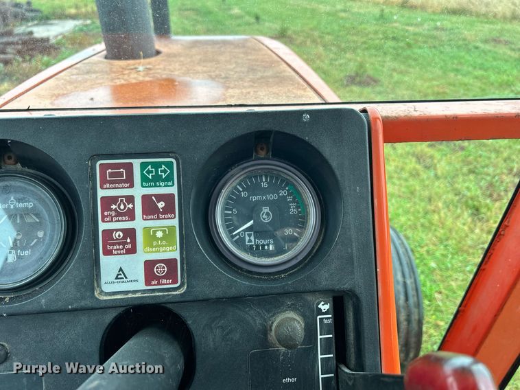 image for item DQ1016 1982 Allis-Chalmers 6080  tractor