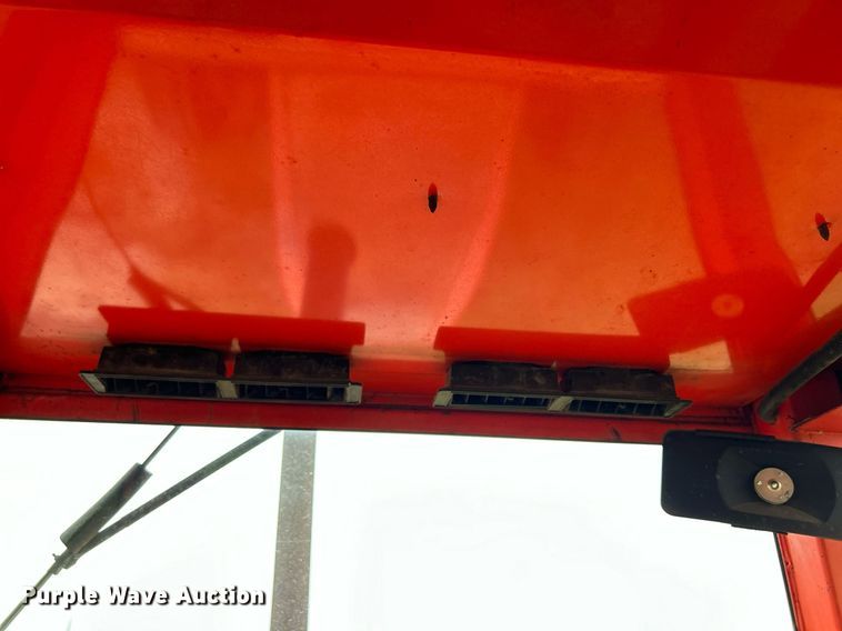 image for item DQ1016 1982 Allis-Chalmers 6080  tractor