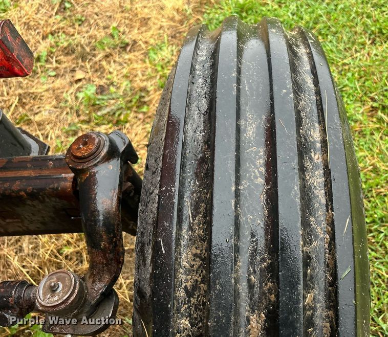 image for item DQ1016 1982 Allis-Chalmers 6080  tractor