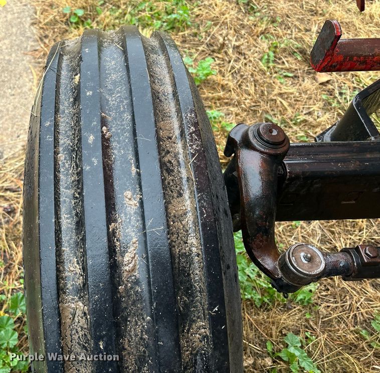 image for item DQ1016 1982 Allis-Chalmers 6080  tractor