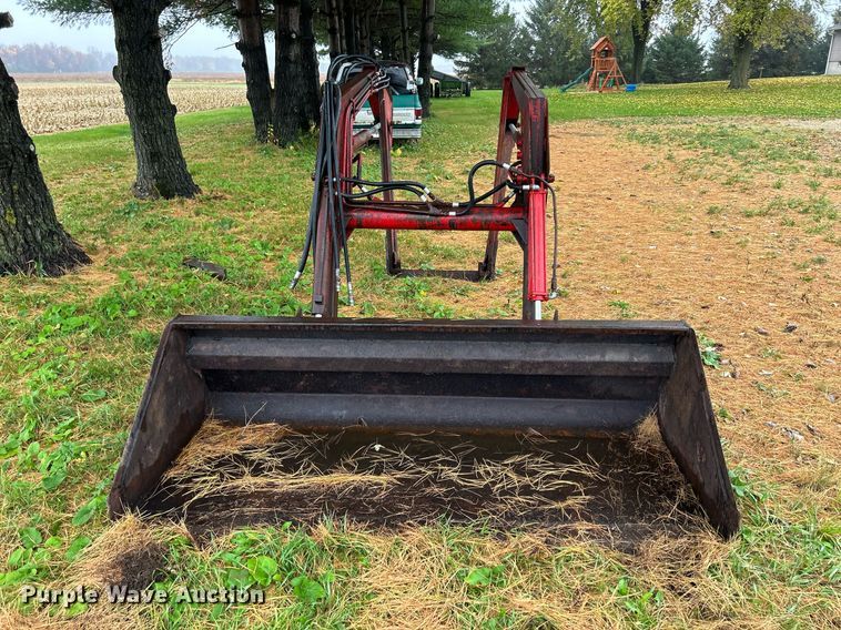 image for item DQ1016 1982 Allis-Chalmers 6080  tractor