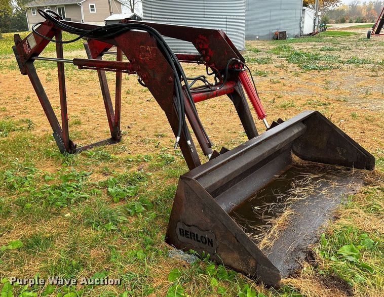 image for item DQ1016 1982 Allis-Chalmers 6080  tractor