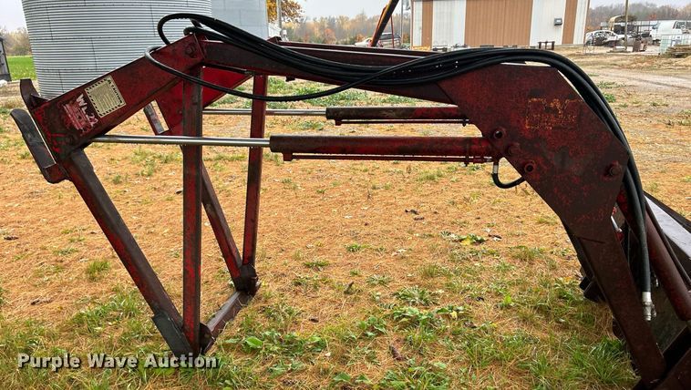 image for item DQ1016 1982 Allis-Chalmers 6080  tractor