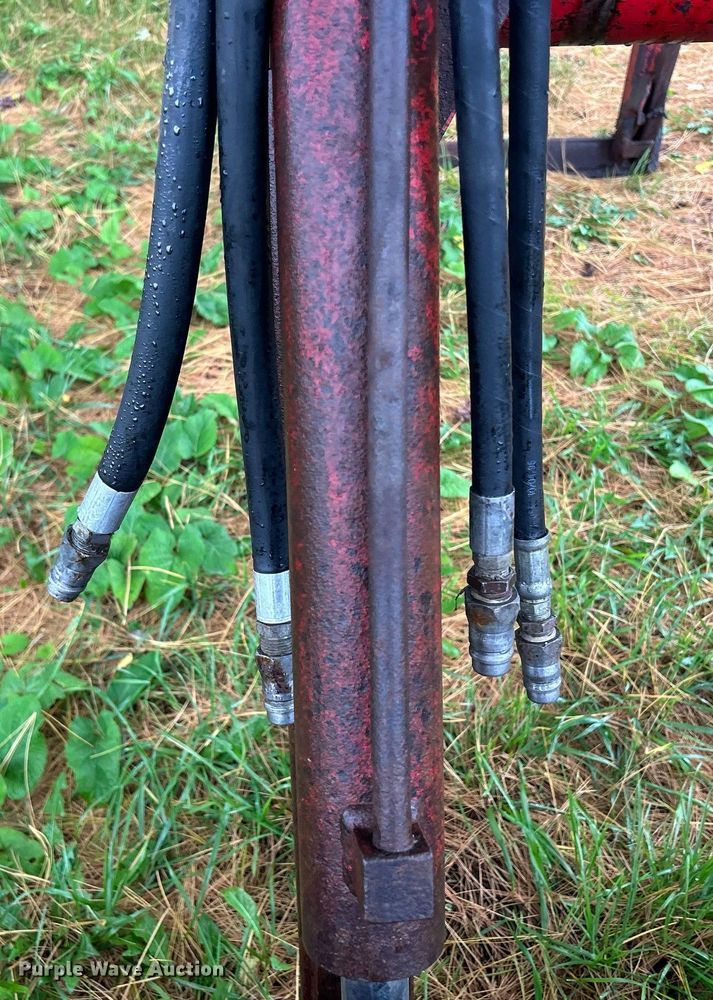 image for item DQ1016 1982 Allis-Chalmers 6080  tractor