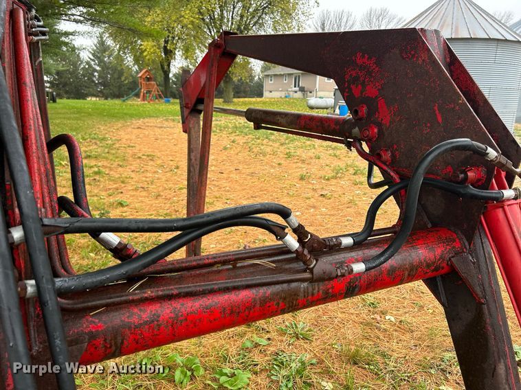 image for item DQ1016 1982 Allis-Chalmers 6080  tractor